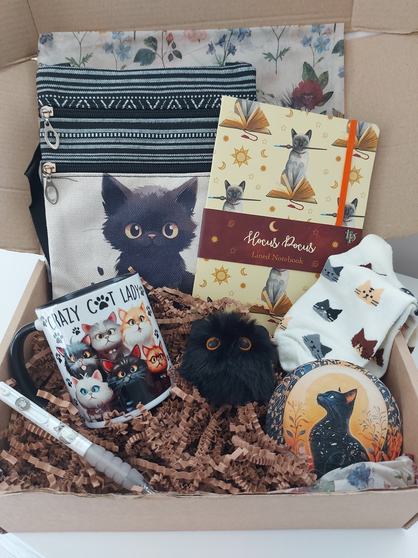 Cat Lover’s Ultimate Gift Box – Cute Cat Gifts for all occasions, Cat Mum Birthday, Christmas, Cat-Themed Accessories